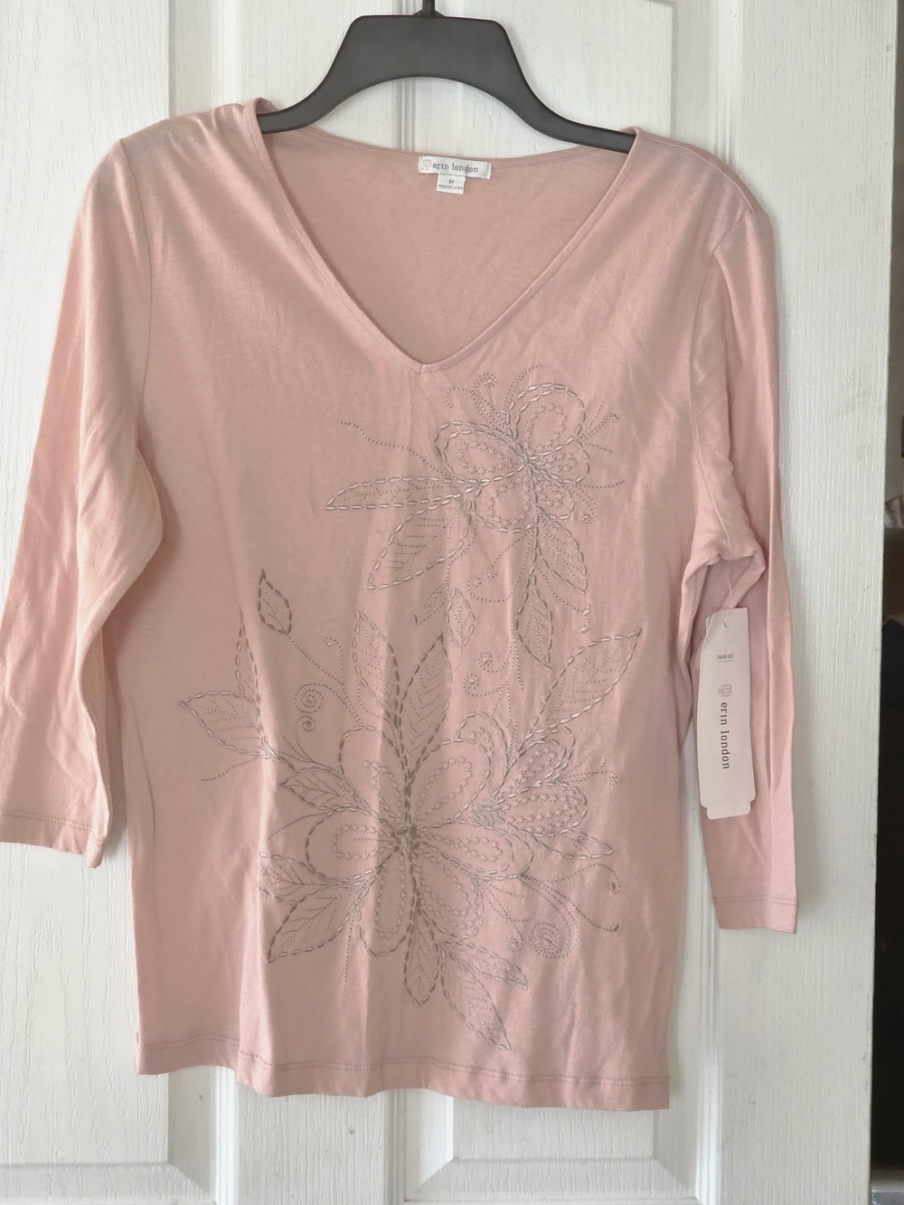 erin london blush pink V-neck 3/4 sleeve floral top.